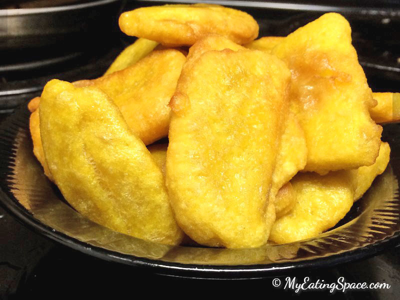 Make yummy banana fritters at home , the tasty evening snack, pazham pori / ethakkapam from Kerala.