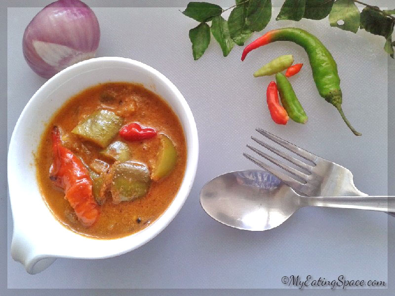 Burnt eggplant curry, Brinjal theeyal, Vazhuthananga theeyal, Kerala side dishes, Kerala curry recipes, Onam recipes