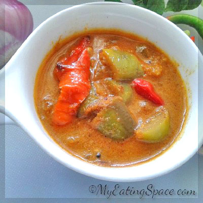 Vazhuthananga theeyal, brinjal theeyal. easy side dish, Kerala recipes, delicious curry