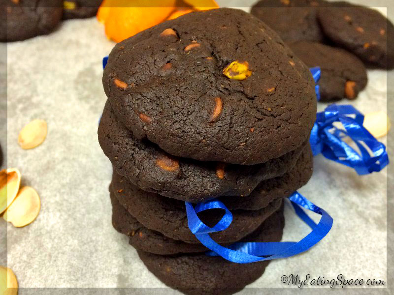 Double chocolaty, chewy, nutty, spicy - These orange dark chocolate cookies has all the flavours. Get the recipe at