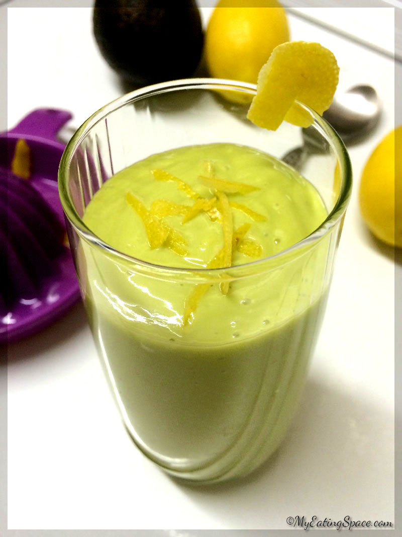 Avocado lemon smoothie makes a healthy rich and creamy smoothie with a strong and delicious flavor of lemon. The nutritious smoothie or shake makes a satisfying breakfast, dessert or dessert which is easy to make.