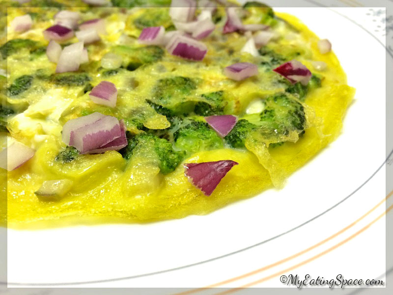 Broccoli omelette makes a delicious and helathy breakfast or dinner for busy days. The broccoli omelets are very easy to whip up and is a great recipe if you are cooking for one or two.