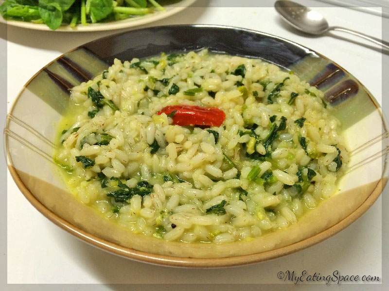 Congee rice porridge is the best ever comfort food for all the time. Also known as kanji in Malayalam, this is the favorite porridge of every Keralite. The rice gruel when mixed with spinach increases its nutritional benefits.