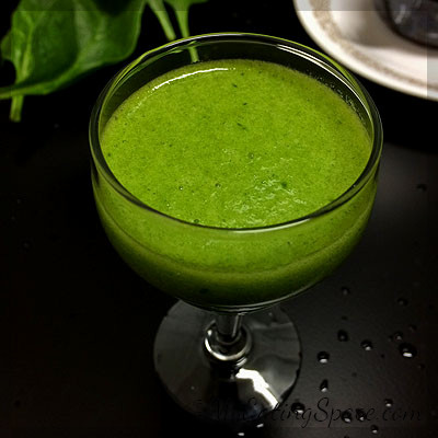 Unripe green mango spinach smoothie is a hydrating drink with a balanced sweet and sour flavor and keeps you healthy. Green mangoes are added raw. The drink is purely vegan and gluten free. Get more recipes at myeatingspace.com