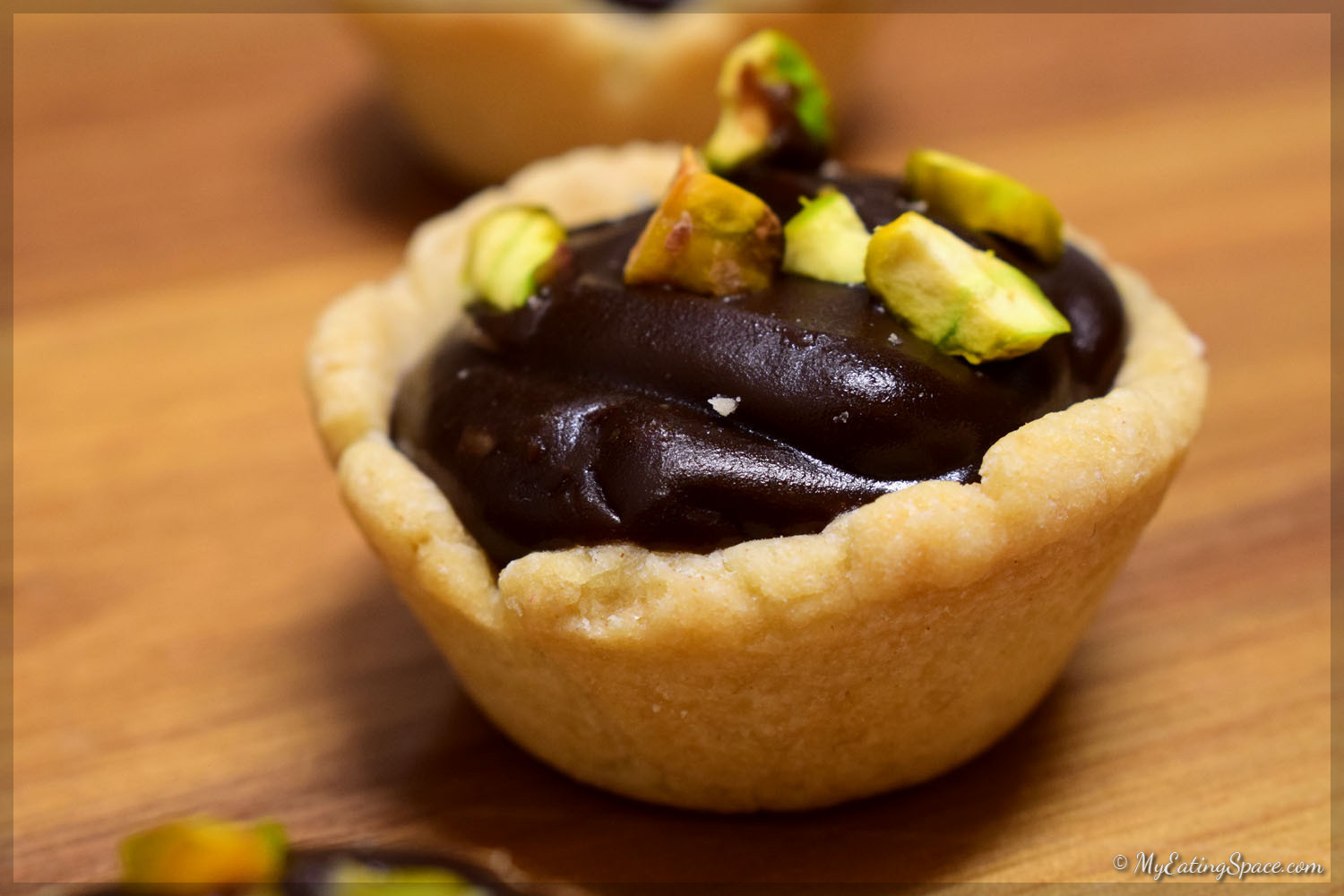 Coffee pie in a mini cup makes a heavenly dessert for all the coffee lovers. The dessert is egg-free and very easy to make. Yes, your favorite drink now in the form of pie. Get more recipes at myeatingspace.com