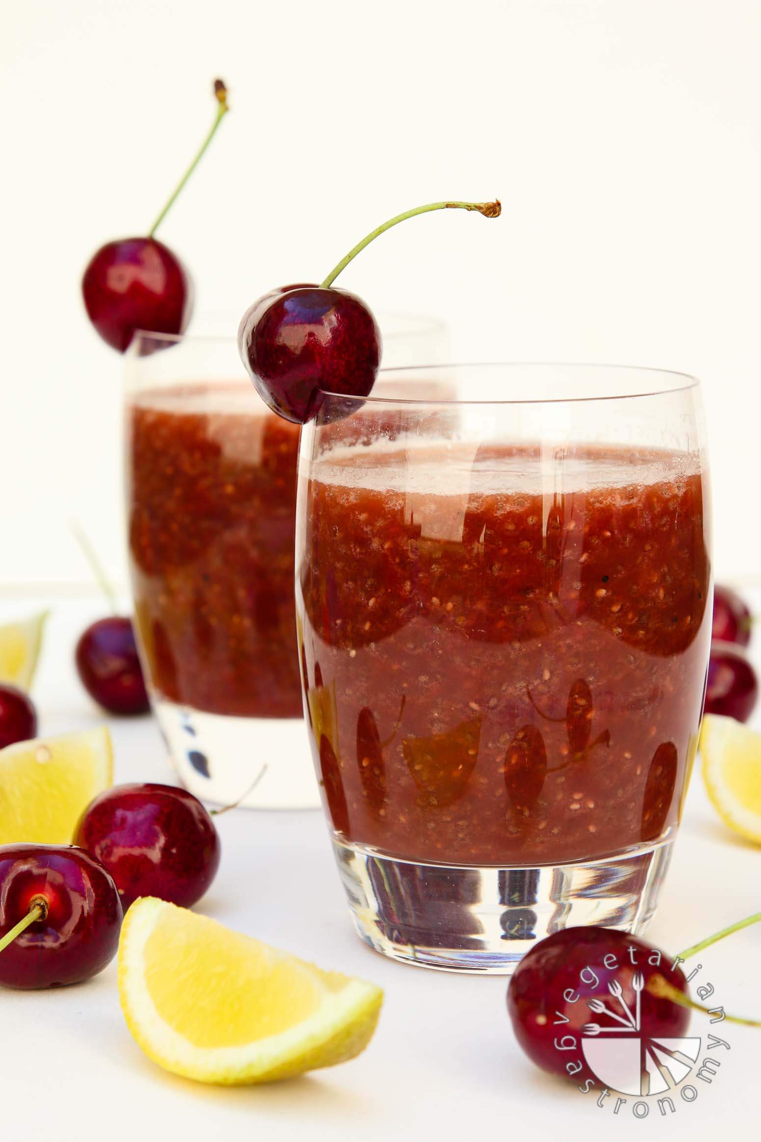 25 homemade summer drinks to keep you hydrated and healthy.